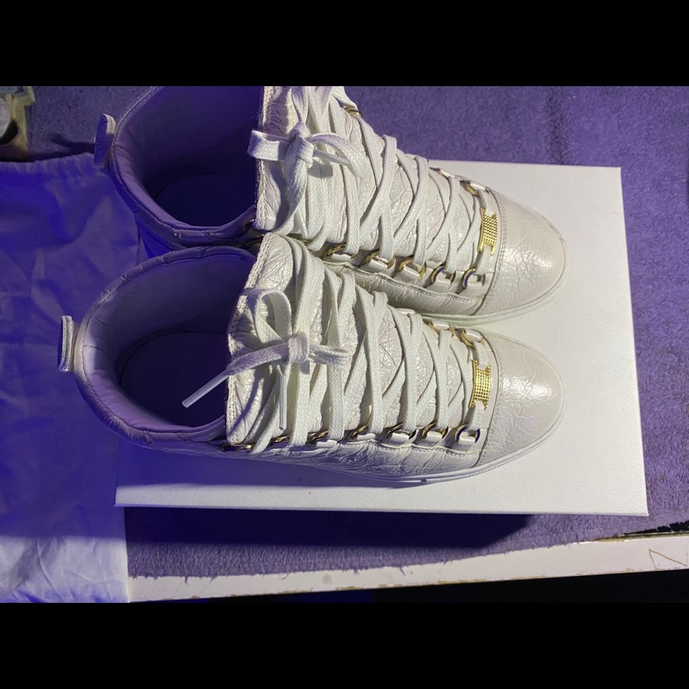 Balenciaga - Picture 2 of 6